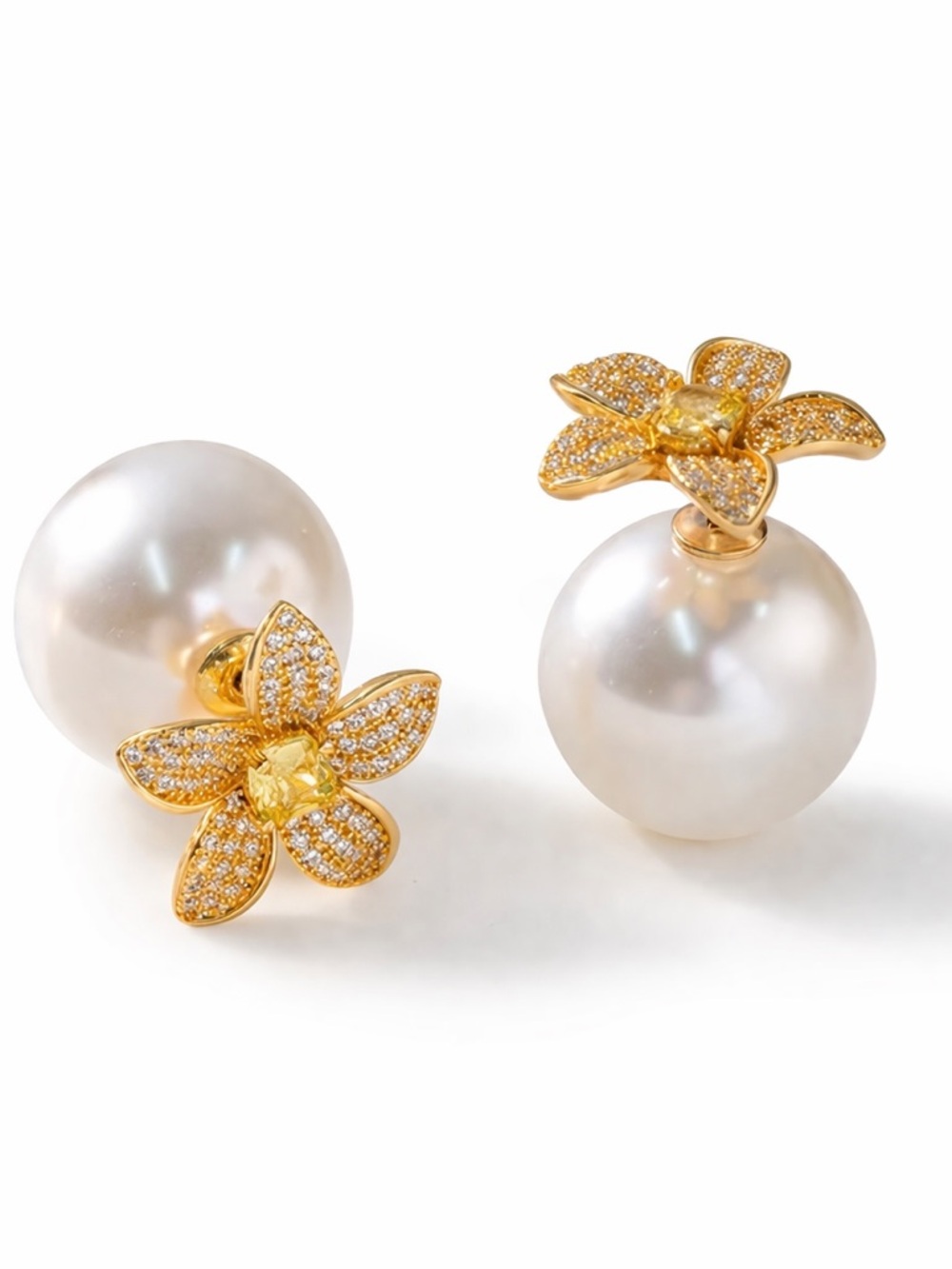 Flower Pearl Stud Earrings - Elegant White Pearls